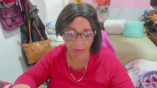 Snapshot of Mrs_mommy_ chatting on 04/27/26, 07:23 Mrs mommy online show from 04/27/26, 07:23