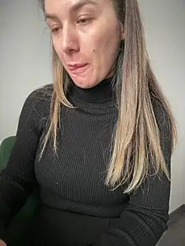 HotXMom online show from 01/14/26, 08:07