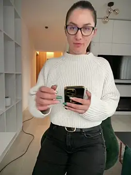 HotXMom online show from 01/11/26, 06:53