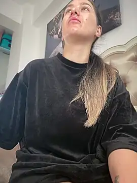 HotXMom online show from 05/07/26, 05:44