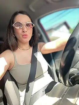 HotXMom online show from 05/26/26, 01:20