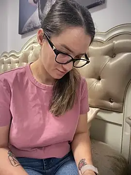 HotXMom online show from 06/04/26, 05:34