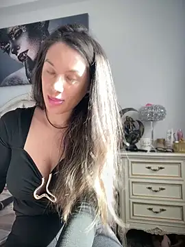 HotXMom online show from 05/15/26, 06:22