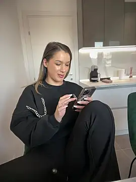 HotXMom online show from 02/24/25, 07:44