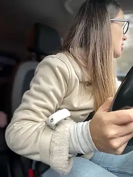 Snapshot of HotXMom chatting on 11/12/25, 06:50 HotXMom online show from 11/12/25, 06:50