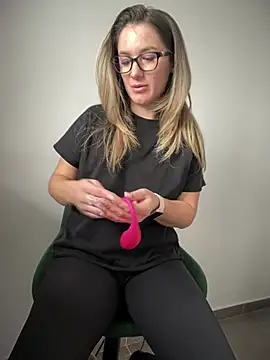HotXMom online show from 03/11/25, 10:29