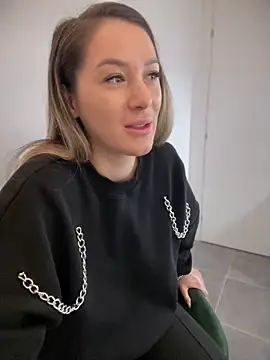 HotXMom online show from 02/24/25, 04:38