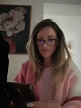 HotXMom online show from 03/17/25, 01:29