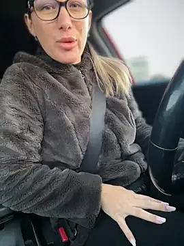 HotXMom online show from 09/28/25, 04:08