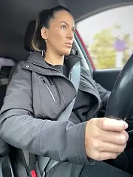 Snapshot of HotXMom chatting on 10/30/25, 06:55 HotXMom online show from 10/30/25, 06:55