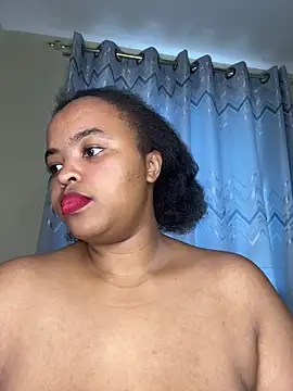 Snapshot of Linahlove chatting on 03/20/26, 10:49 Linahlove online show from 03/20/26, 10:49