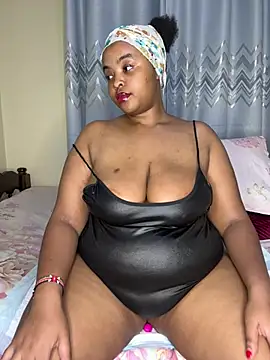 Snapshot of Linahlove chatting on 02/22/26, 08:43 Linahlove online show from 02/22/26, 08:43