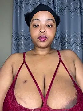 Snapshot of Linahlove chatting on 03/26/26, 08:40 Linahlove online show from 03/26/26, 08:40