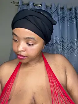 Snapshot of Linahlove chatting on 02/15/26, 09:47 Linahlove online show from 02/15/26, 09:47