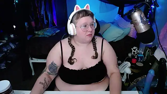 FatVeronica online show from 02/07/25, 12:09