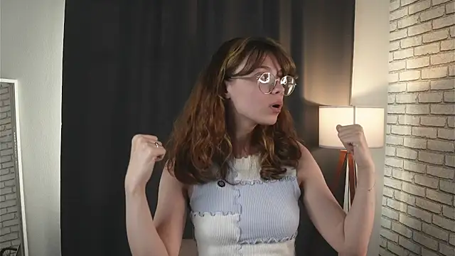 RominaPoli online show from 04/28/26, 12:53