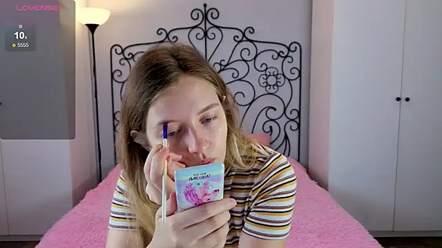 Ksuhesa online show from 10/10/25, 02:12