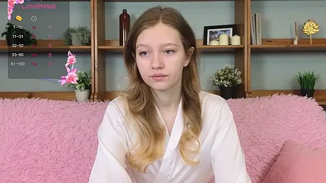 Ksuhesa online show from 11/25/25, 01:17