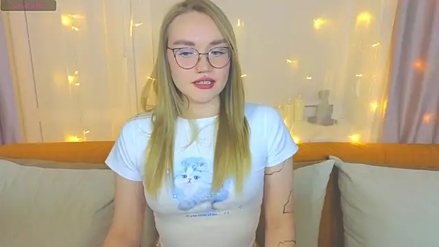 Aurora Golden1 online show from 02/24/25, 06:26