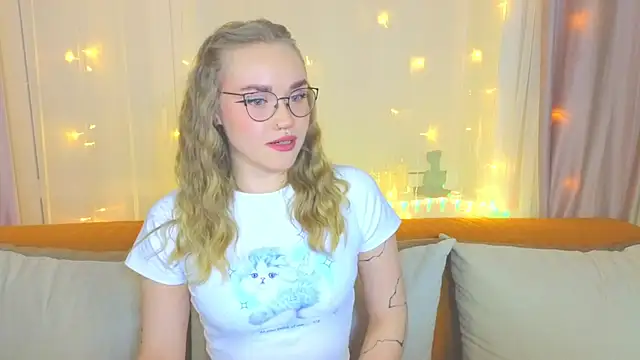 Aurora Golden1 online show from 02/11/25, 04:02