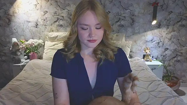 Snapshot of Aurora_Golden1 chatting on 07/11/26, 08:47 Aurora Golden1 online show from 07/11/26, 08:47