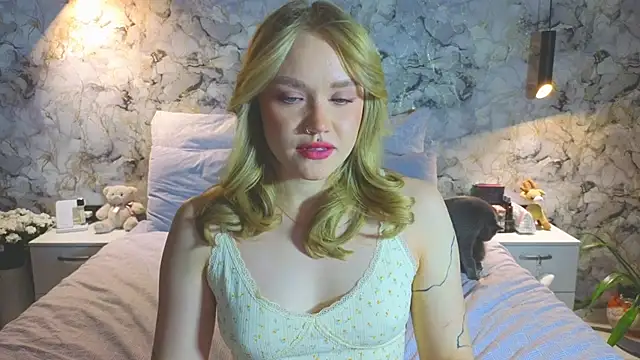 Aurora Golden1 online show from 11/10/25, 05:18