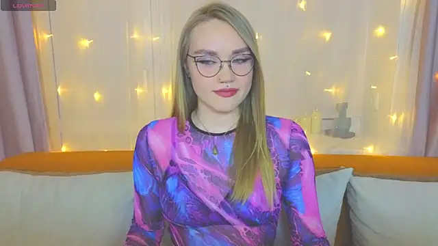 Aurora Golden1 online show from 03/06/25, 07:21