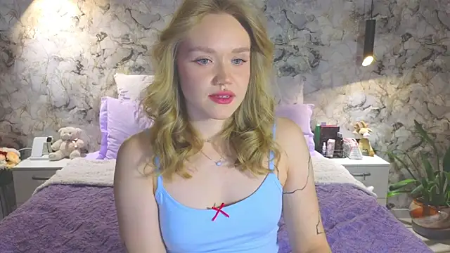 Aurora Golden1 online show from 11/19/25, 05:13