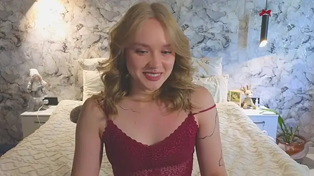 Snapshot of Aurora_Golden1 chatting on 07/04/26, 11:27 Aurora Golden1 online show from 07/04/26, 11:27