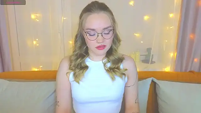 Aurora Golden1 online show from 02/22/25, 03:47