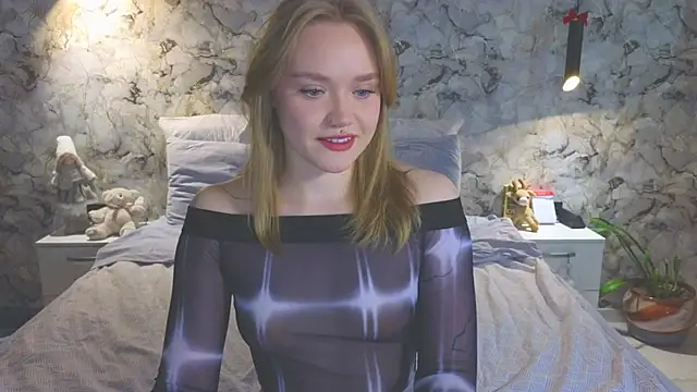 Aurora Golden1 online show from 03/25/26, 02:44