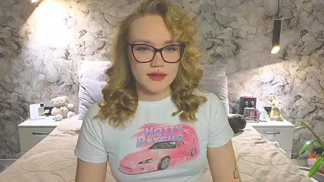 Aurora Golden1 online show from 11/04/25, 05:39