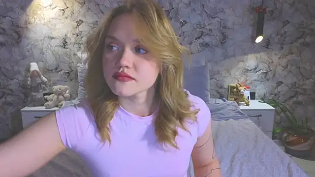 Aurora Golden1 online show from 03/26/26, 12:53