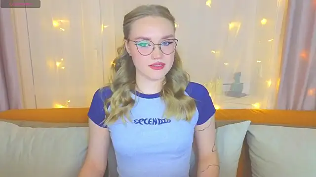 Aurora Golden1 online show from 02/18/25, 03:31