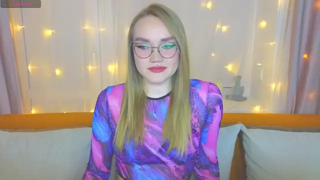 Aurora Golden1 online show from 03/06/25, 04:07