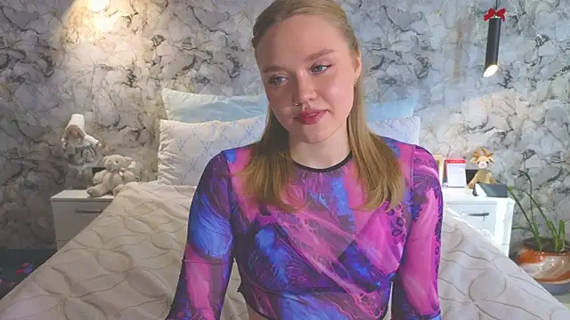 Aurora Golden1 online show from 04/14/26, 03:33