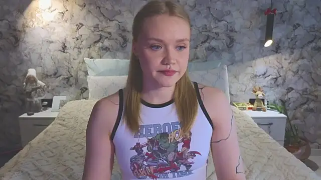 Snapshot of Aurora_Golden1 chatting on 06/01/26, 12:38 Aurora Golden1 online show from 06/01/26, 12:38