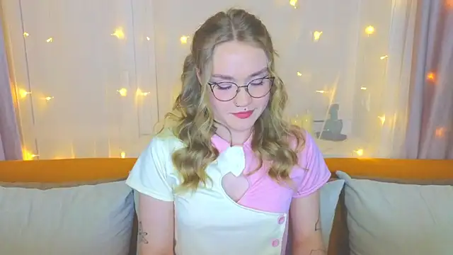 Aurora Golden1 online show from 03/08/25, 08:03