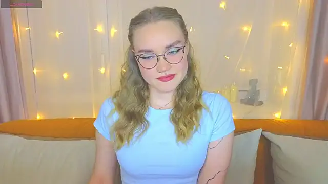 Aurora Golden1 online show from 02/25/25, 03:31