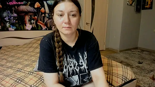 AlisaBacker online show from 10/10/25, 03:46