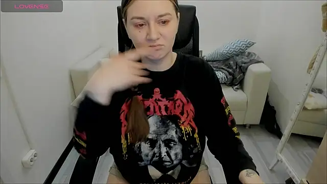 AlisaBacker online show from 01/11/25, 11:02