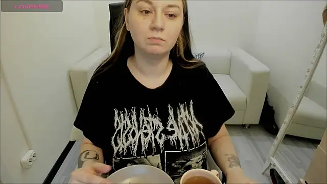 AlisaBacker online show from 01/16/25, 06:56