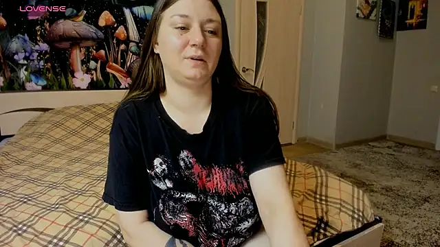 AlisaBacker online show from 10/08/25, 02:18