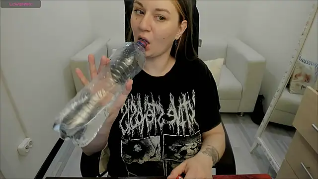 AlisaBacker online show from 01/24/25, 06:35