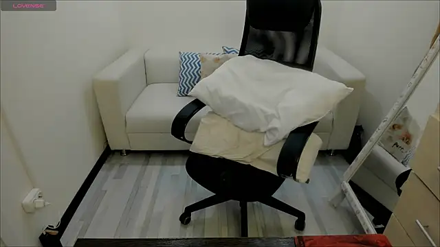 AlisaBacker online show from 01/29/25, 12:24