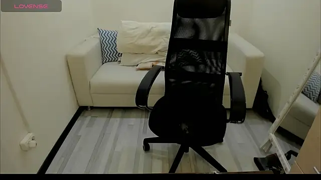 AlisaBacker online show from 01/17/25, 04:04