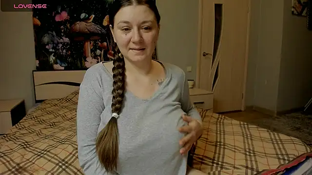 AlisaBacker online show from 12/16/25, 04:00