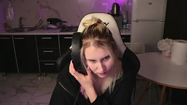 MertyXX online show from 04/12/26, 09:18