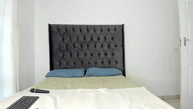 Ass-Queen online show from 10/23/25, 02:38