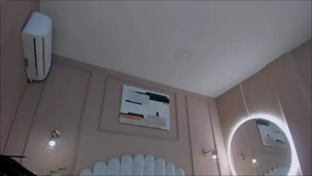 lia ass  online show from 12/04/25, 10:36